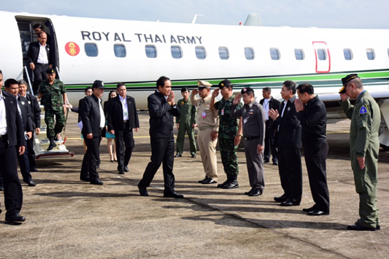 "บิ๊กตู่"ตรวจเยี่ยมการแก้ปัญหาอุทกภัยสกลนครชี้เร่งช่วยเหลือฟื้นฟูและป้องกัน "บิ๊กตู่"ตรวจเยี่ยมการแก้ปัญหาอุทกภัยสกลนครชี้เร่งช่วยเหลือฟื้นฟูและป้องกัน