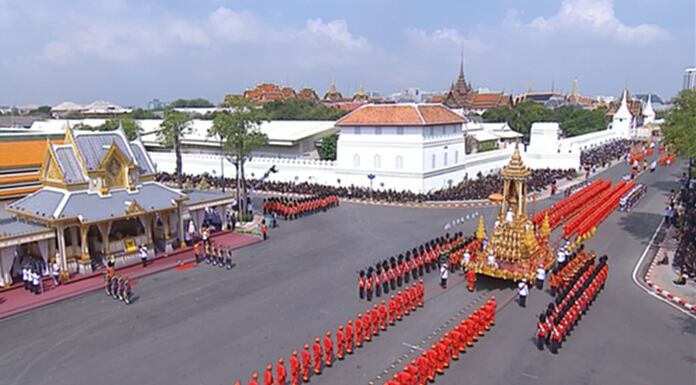 ‘ร.๑๐’ และ พระบรมวงศานุวงศ์ ยาตราริ้วขบวนพระบรมราชอิสริยยศที่ 2 อัญเชิญพระบรมโกศสู่พระเมรุมาศ ‘ร.๑๐’ และ พระบรมวงศานุวงศ์ ยาตราริ้วขบวนพระบรมราชอิสริยยศที่ 2 อัญเชิญพระบรมโกศสู่พระเมรุมาศ