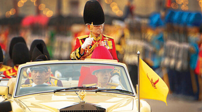 “รถยนต์พระที่นั่ง” ของ “ในหลวง รัชกาลที่ 9” “รถยนต์พระที่นั่ง” ของ “ในหลวง รัชกาลที่ 9”