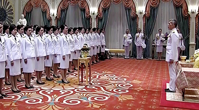 ศาลต้องปฏิบัติหน้าที่ ในนามของชาติ ศาสนา พระมหากษัตริย์และประชาชน ศาลต้องปฏิบัติหน้าที่ ในนามของชาติ ศาสนา พระมหากษัตริย์และประชาชน