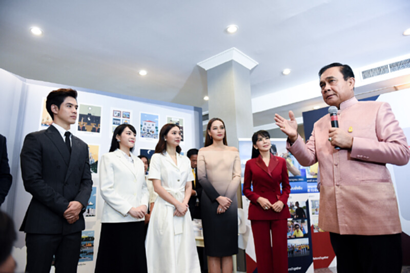 "บิ๊กตู่"โหมโรงร่วม"สร้างไทยไปด้วยกัน" "บิ๊กตู่"โหมโรงร่วม"สร้างไทยไปด้วยกัน"