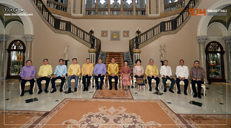 ประชุมส่งท้าย 10 บิ๊ก ขรก. "ประยุทธ์" พร้อมฟังคำแนะนำ แม้เกษียณแล้ว ประชุมส่งท้าย 10 บิ๊ก ขรก. "ประยุทธ์" พร้อมฟังคำแนะนำ แม้เกษียณแล้ว