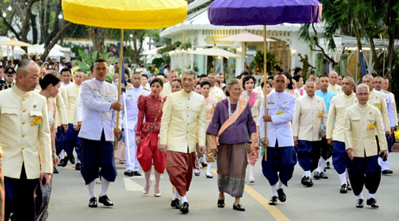 "สมเด็จพระเจ้าอยู่หัว" ทรงเปิดงาน "อุ่นไอรัก คลายความหนาว สายน้ำแห่งรัตนโกสินทร์" "สมเด็จพระเจ้าอยู่หัว" ทรงเปิดงาน "อุ่นไอรัก คลายความหนาว สายน้ำแห่งรัตนโกสินทร์"
