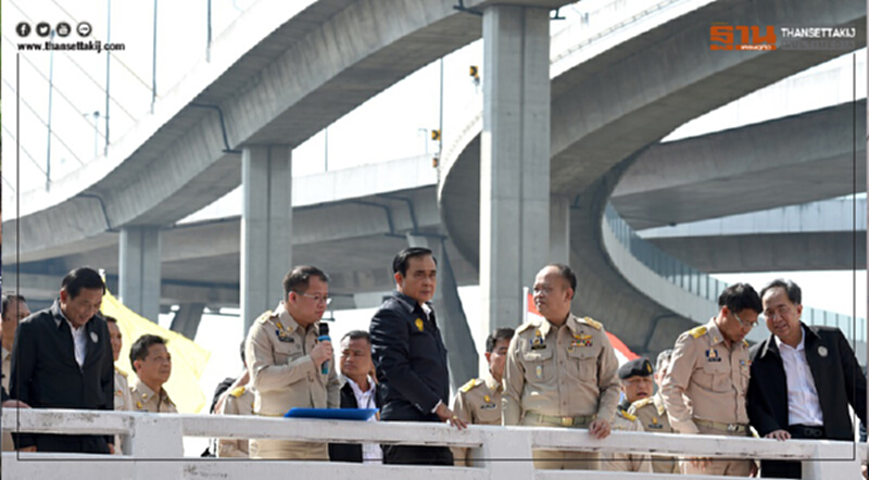 นายกฯ ตรวจเยี่ยมการระบายน้ำคลองลัดโพธิ์ นายกฯ ตรวจเยี่ยมการระบายน้ำคลองลัดโพธิ์