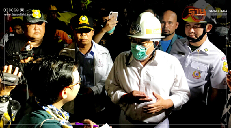 ผู้ว่าฯกทม.สั่งตรวจสอบโครงสร้างเซ็นทรัลเวิลด์ พร้อมขอดูพิมพ์เขียวอาคาร ผู้ว่าฯกทม.สั่งตรวจสอบโครงสร้างเซ็นทรัลเวิลด์ พร้อมขอดูพิมพ์เขียวอาคาร