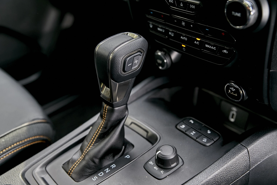 Ford Ranger 4x4 Wildtrak โหดไม่เท่า"แร็พเตอร์"แต่เด่นเกินการใช้งาน