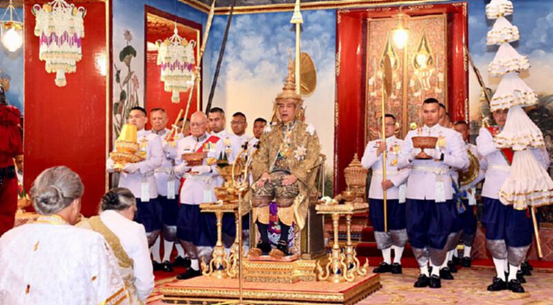 ขานพระนาม "พระบาทสมเด็จพระเจ้าอยู่หัว" โดยสมบูรณ์ ขานพระนาม "พระบาทสมเด็จพระเจ้าอยู่หัว" โดยสมบูรณ์