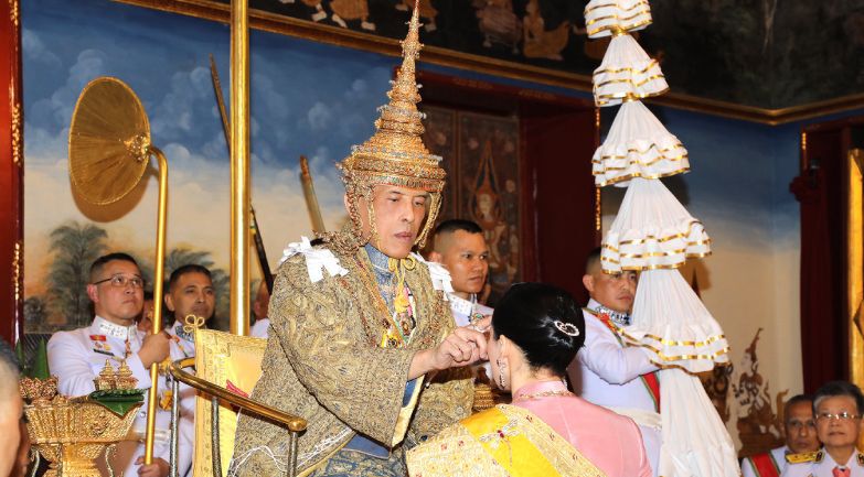 พระบาทสมเด็จพระเจ้าอยู่หัวทรงสถาปนา “สมเด็จพระนางเจ้าสุทิดาฯ พระบรมราชินี” พระบาทสมเด็จพระเจ้าอยู่หัวทรงสถาปนา “สมเด็จพระนางเจ้าสุทิดาฯ พระบรมราชินี”