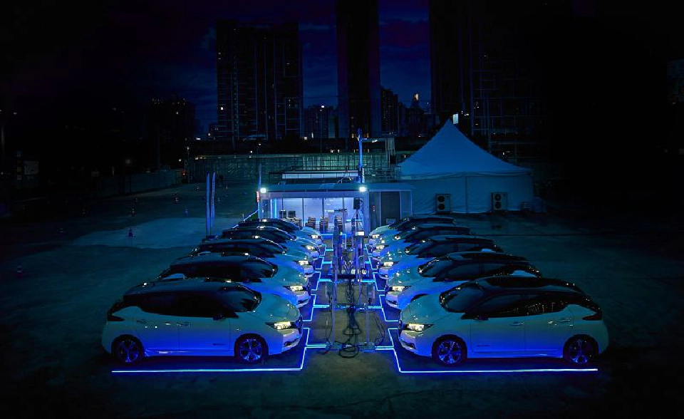 NISSAN LEAF ขับนุ่มนวล...แบตเตอรี่อึด