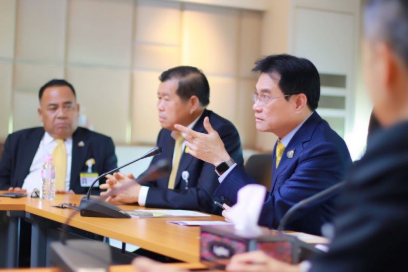 “จุรินทร์” ระดมทีมพาณิชย์ช่วย”มังคุด-ลองกอง” ชาวสวนปลื้มราคาขยับ