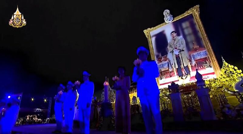 นายกฯเป็นประธานพิธีจุดเทียนชัยถวายพระพร พระบาทสมเด็จพระเจ้าอยู่หัว นายกฯเป็นประธานพิธีจุดเทียนชัยถวายพระพร พระบาทสมเด็จพระเจ้าอยู่หัว