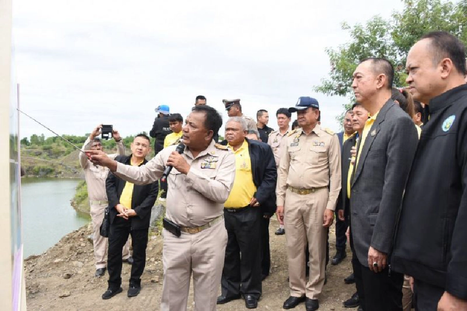 "เฉลิมชัย" บินด่วนสู้ภัยแล้ง กู้วิกฤติหอมมะลิทุ่งกุลาฯ