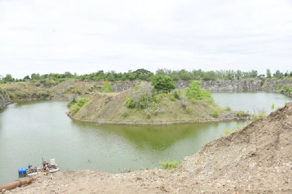 "เฉลิมชัย" บินด่วนสู้ภัยแล้ง กู้วิกฤติหอมมะลิทุ่งกุลาฯ