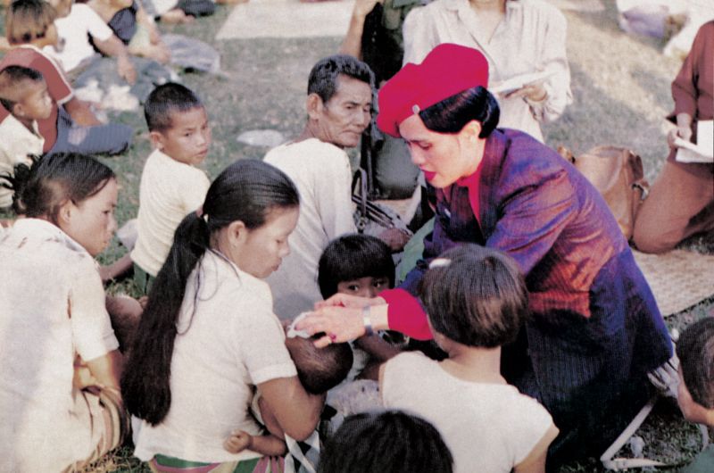 สยามพารากอน จัดนิทรรศการ "พระเมตตาปกหล้า พระกรุณาปกสยาม"