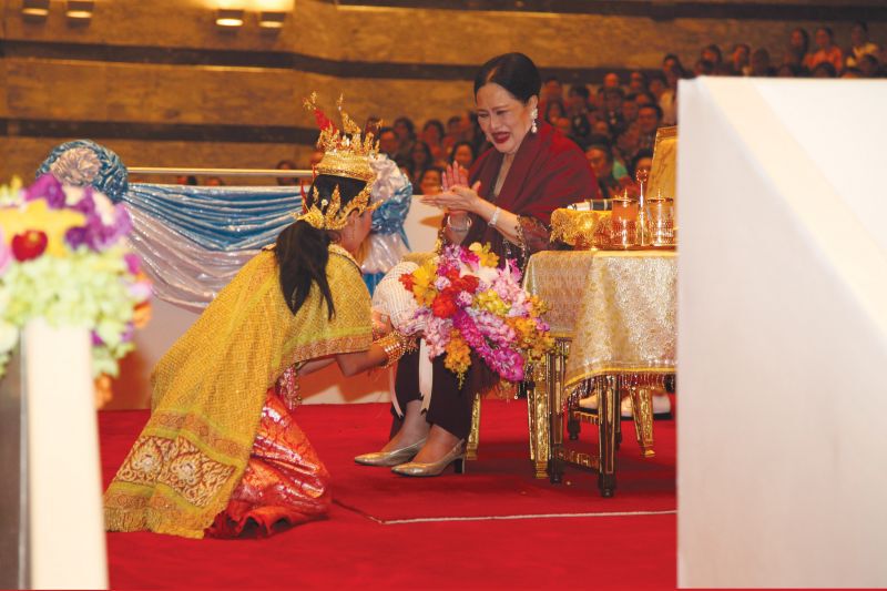 สยามพารากอน จัดนิทรรศการ "พระเมตตาปกหล้า พระกรุณาปกสยาม"