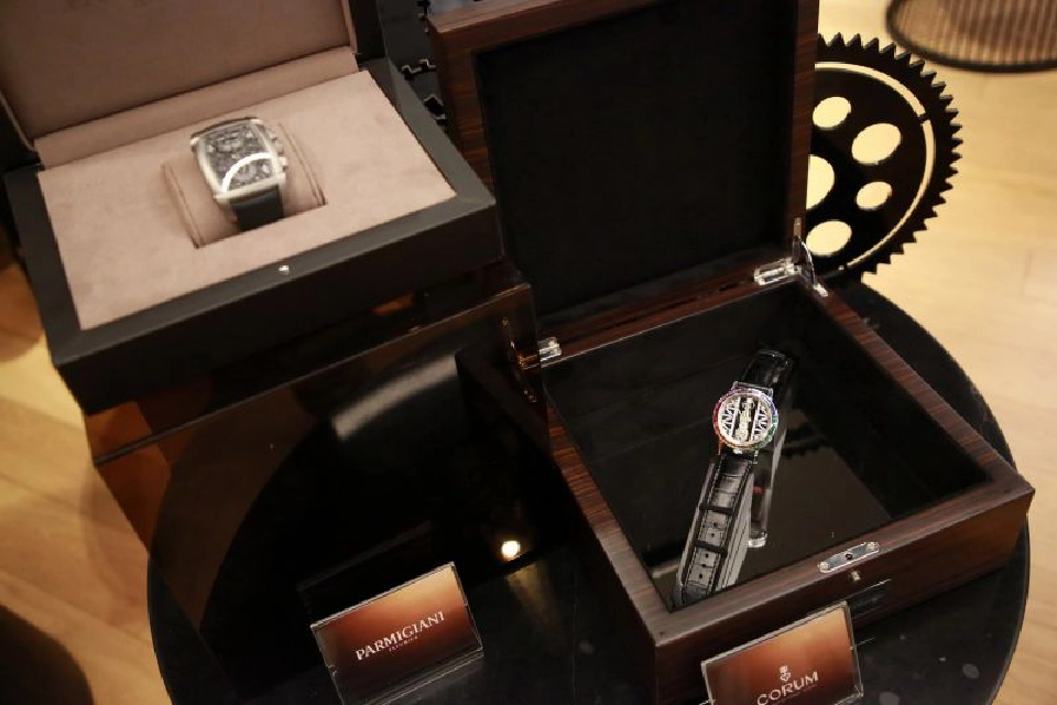 ‘ธาพิดา นรพัลลภ’ ทายาทเซ็นทรัลกับผลงานชิ้นแรก