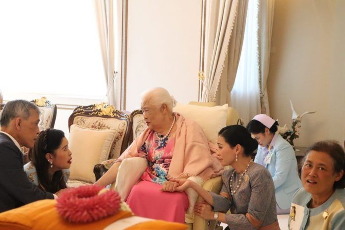ปีติ 'สมเด็จพระบรมราชชนนีพันปีหลวง' ทรงบำเพ็ญพระราชกุศลเนื่องในวันเฉลิมพระชนมพรรษา
