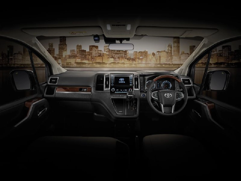 “โตโยต้า”นำเข้ารถตู้“มาเจสตี้”เริ่ม 1.7 ล้าน