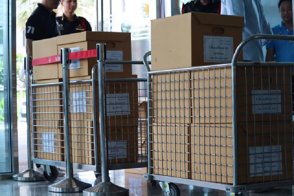 ปชป.ยื่นศาลรธน.สุดมั่นใจบริษัท6ส.ส.ไม่ประกอบกิจการสื่อ