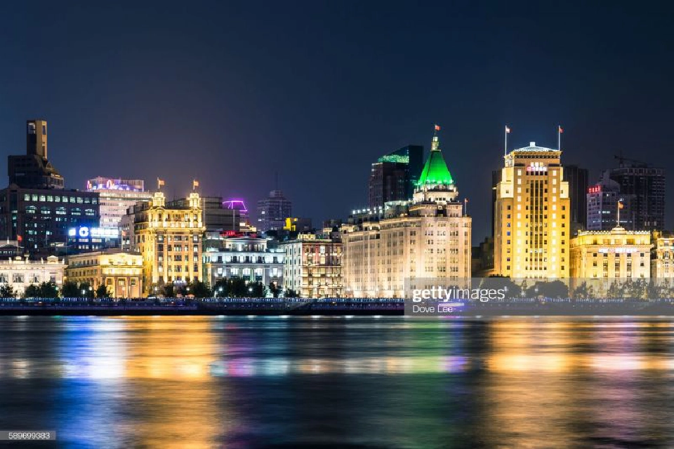 LONG BAR เซี่ยงไฮ้ ใช่ว่าใครๆก็เข้าไปนั่งได้ 