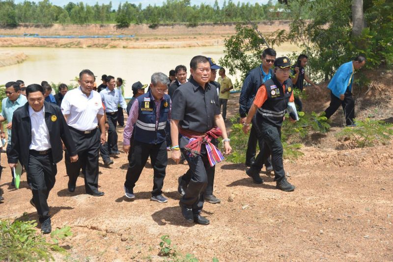 มท.2 ลงพื้นที่ศรีสะเกษ ให้กำลังใจผู้ประสบภัยฝนแล้ง