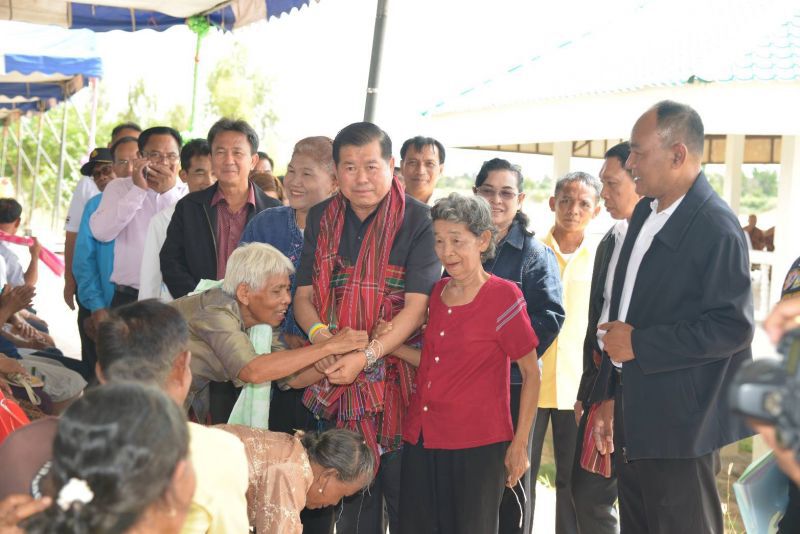 มท.2 ลงพื้นที่ศรีสะเกษ ให้กำลังใจผู้ประสบภัยฝนแล้ง