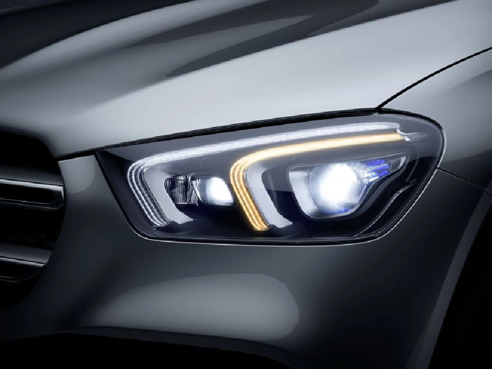 เบนซ์ ส่ง SUV หรู  GLE 300 d  ราคา 6.06  ล้าน