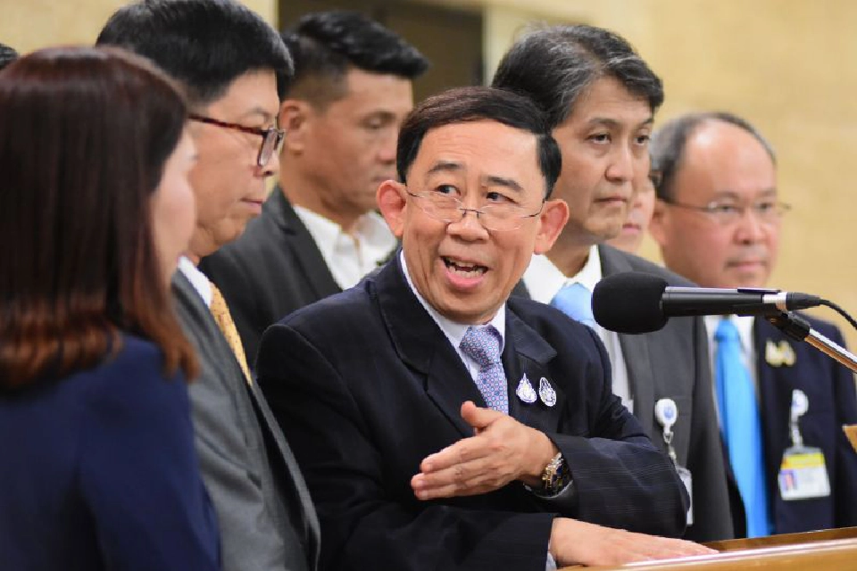 “เศรษฐกิจใหม่”ยอมรับ“อึดอัด”ร่วมงานฝ่ายค้าน