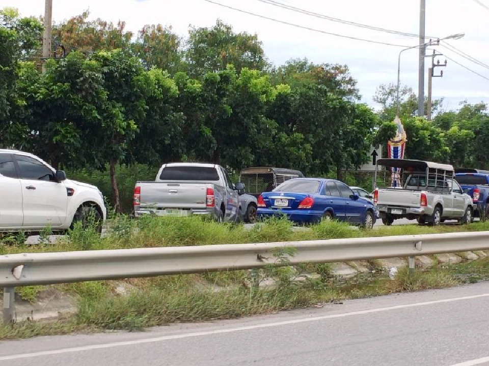 ศึก'ทอท.-เซ็นทรัล วิลเลจ'  ชาวบ้านอ่วม! รถติดกว่า 1 กม.