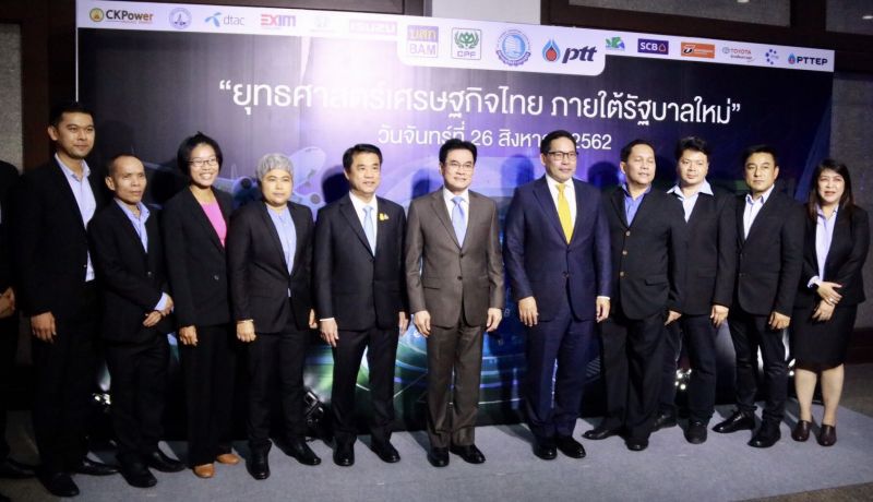  “จุรินทร์”มั่นใจรัฐบาลอยู่ครบเทอม เร่งศก.โต 3% ชงประกันข้าว-ปาล์มเข้าครม.วันนี้