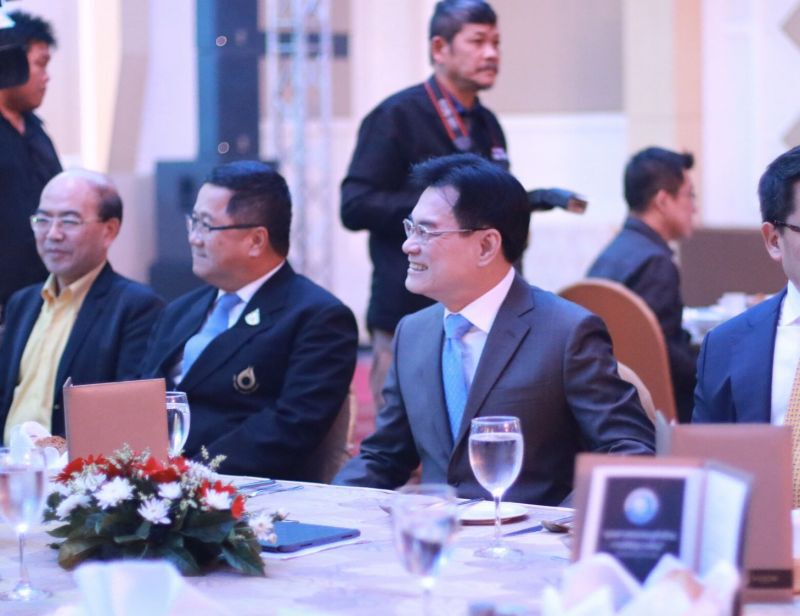  “จุรินทร์”มั่นใจรัฐบาลอยู่ครบเทอม เร่งศก.โต 3% ชงประกันข้าว-ปาล์มเข้าครม.วันนี้
