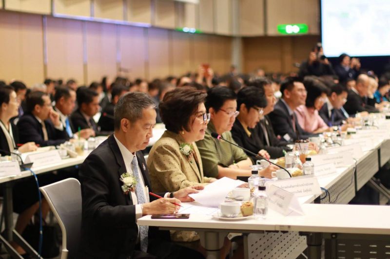  "จุรินทร์" บี้ 58 ทูตพาณิชย์ ดันเป้าส่งออกโต 3 % 