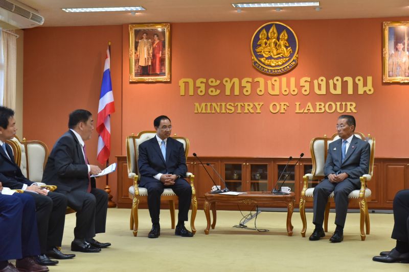 ‘หม่อมเต่า’หารือสภาหอการค้าฯ ร่วมหาทางออกปรับค่าจ้างแรงงาน
