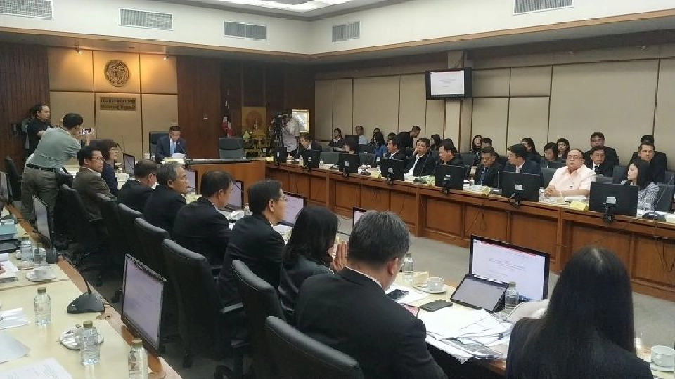 เริ่มแล้ว "ศักดิ์สยาม" หัวโต๊ะถกปม "เซ็นทรัลวิลเลจ" 