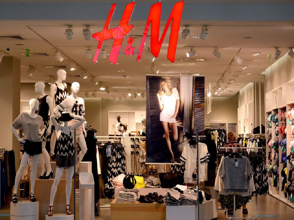 H&amp;M แบรนด์เสือ้ผ้าวัยรุ่น (Fast Fashion)