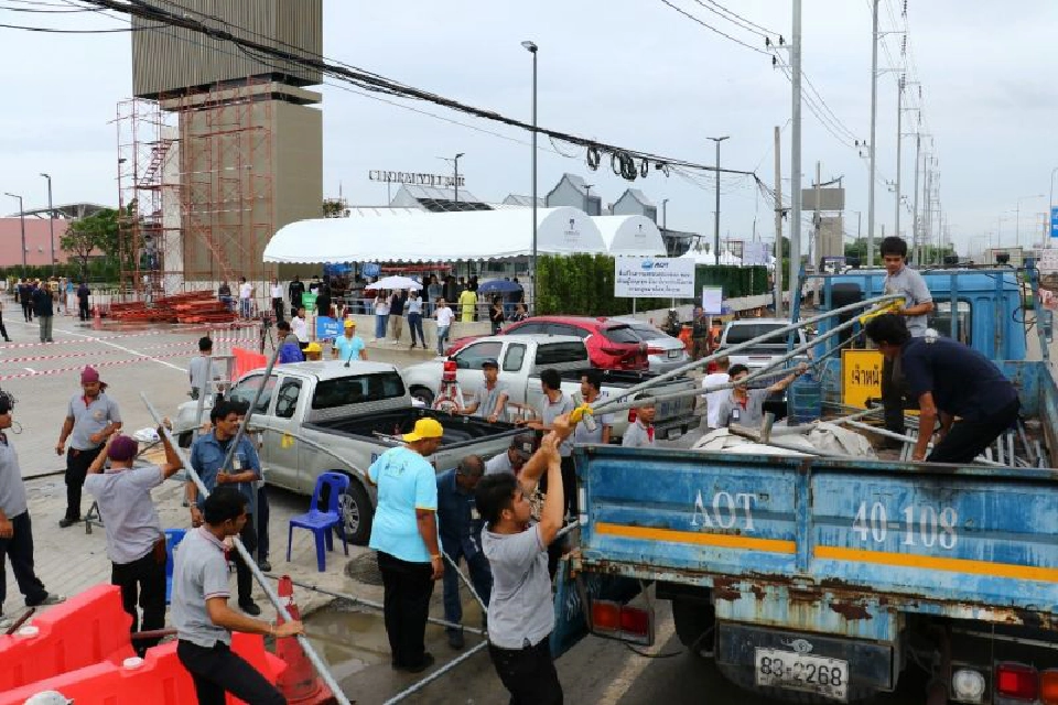 หมัดต่อหมัด! 24 ชม.ก่อนเปิด "เซ็นทรัลวิลเลจ" 