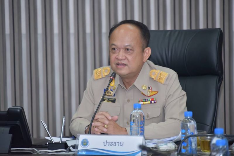 เร่งระดมกระสอบทรายเสริมพนังกั้นน้ำรับมือพายุ “โพดุล”