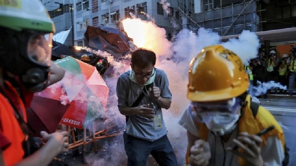 ฮ่องกงลุกเป็นไฟ!   