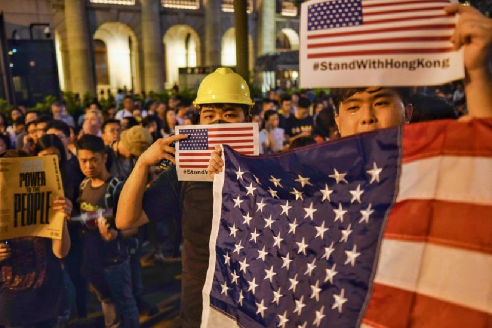 สื่อใหญ่ของจีนระบุว่าความวุ่นวายในฮ่องกงมีผู้สนับสนุนอยู่เบื้องหลัง