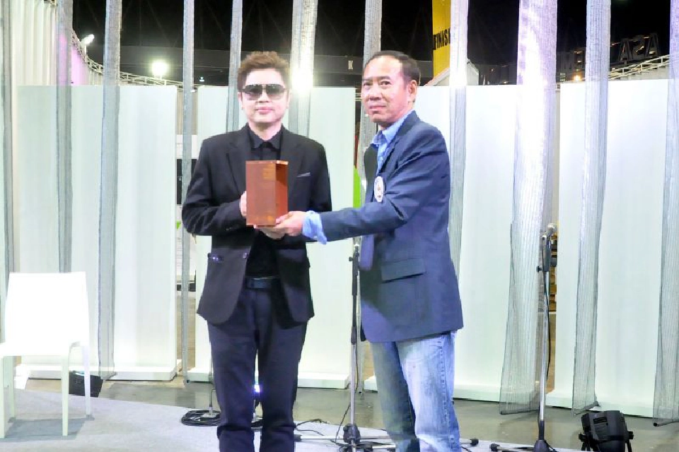 สตาร์มาร์ค สู้ตลาดอสังหาฯซบ  ขยายบริการ-รุกต่างประเทศ