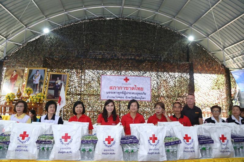 แม็คโครรวมพลังจิตอาสาทั่วอีสาน-เหนือฟื้นฟูร้านค้าหลังเจอพิษโพดุลทั้งแพคถุงยังชีพช่วยกาชาด