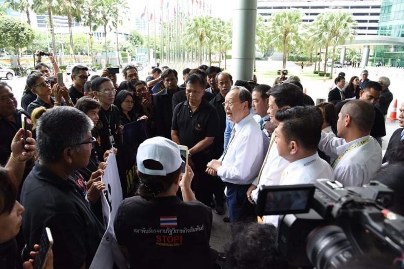 แต่งดำทั้งองค์กร ต้านล้มนำเข้า LNG กฟผ.วัดใจ”ประยุทธ์”