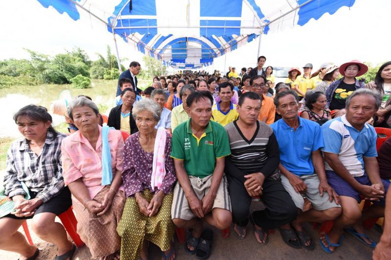 ‘หม่อมเต่า’ลงพื้นที่มอบถุงยังชีพช่วยผู้ประสบอุทกภัย จ.ร้อยเอ็ด