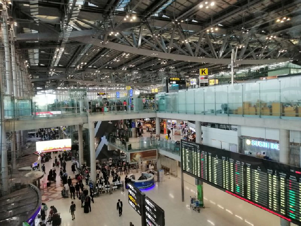 นักวิชาการค้าน!  เปิดผับถึงตี4  พาท่องเที่ยวไทยถอยหลังเข้าคลอง