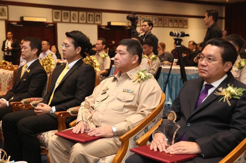 “วรวุฒิ มาลา”แอกติ้งผู้ว่ารฟท.  รับรางวัล “คนต้นแบบ” ต้านทุจริต 