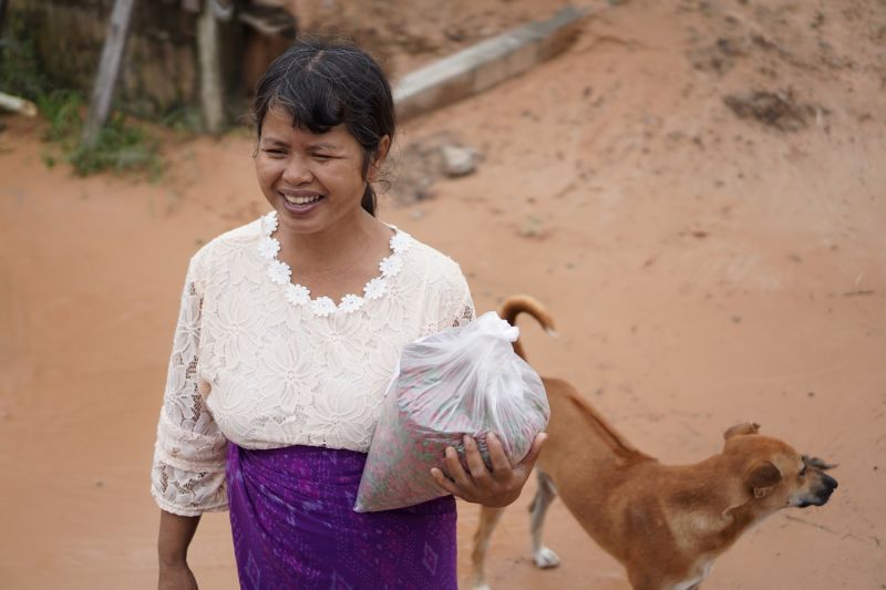 องค์กรพิทักษ์สัตว์โลก ช่วยสัตว์เลี้ยงประสบภัยน้ำท่วมร้อยเอ็ด