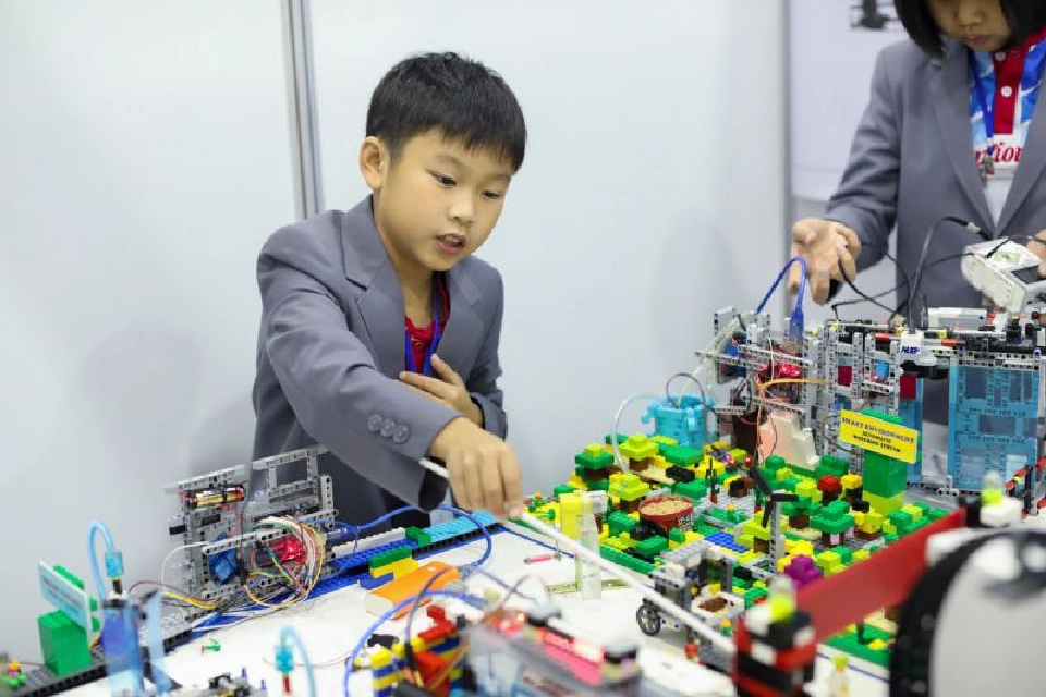 KMIDSคว้าตัวแทนประเทศไทยแข่งหุ่นยนต์ระดับโลก