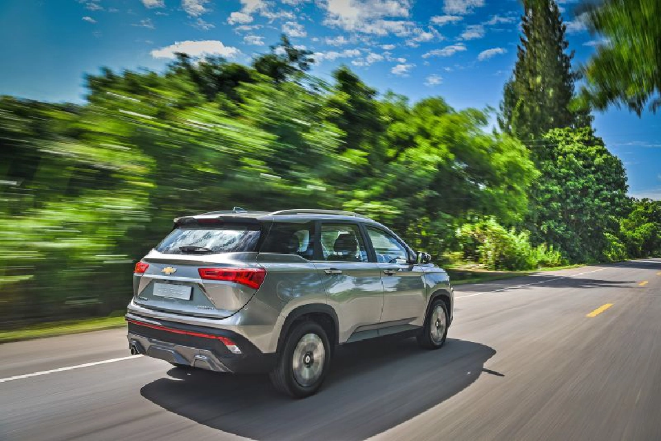 ศึกมวยเล็กSUV ‘เชฟโรเลต แคปติวา’ เจอตอ ‘เอ็มจี เอชเอส’