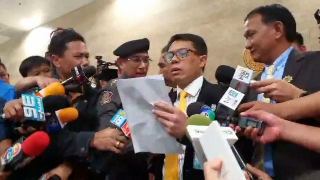 ตร.สภารวบ "หมอธีร์" หลังแฉ "เสรีพิศุทธ์"