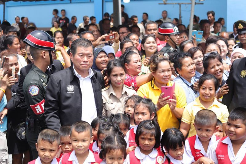 สั่งระดมเครื่องสูบน้ำ ระบายน้ำลงแม่โขง